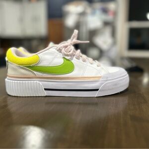 Nike Court Legacy Lift “feel love”. Women size 8.5
